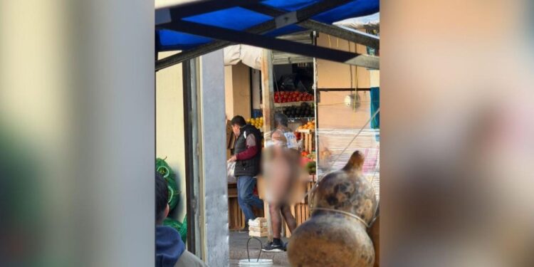 ¿Y EL ESCUDO?; CONFUNDEN A HOMBRE CON LADRÓN, LO DESNUDAN Y LO DEJAN EMPLAYADO A UN POSTE EN PLENO CENTRO DE MONTERREY