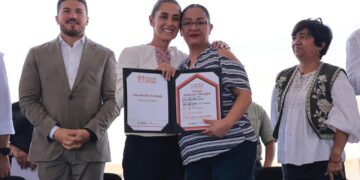 ENTREGA SHEINBAUM 53 CASAS EN JUÁREZ: BAJAN REQUISITOS DE INFONAVIT DE 23 A 3