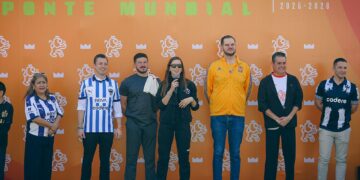 INAUGURA SAMUEL CANCHA SINTÉTICA 421, EN MONTERREY; VA POR 500 EN TODO NL