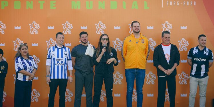 INAUGURA SAMUEL CANCHA SINTÉTICA 421, EN MONTERREY; VA POR 500 EN TODO NL