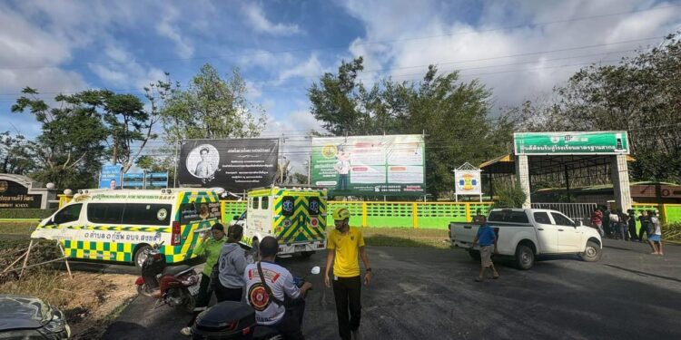 PÁNICO EN TAILANDIA: HOMBRE ARMADO TOMA REHENES EN UNA ESCUELA DE HAT YAI