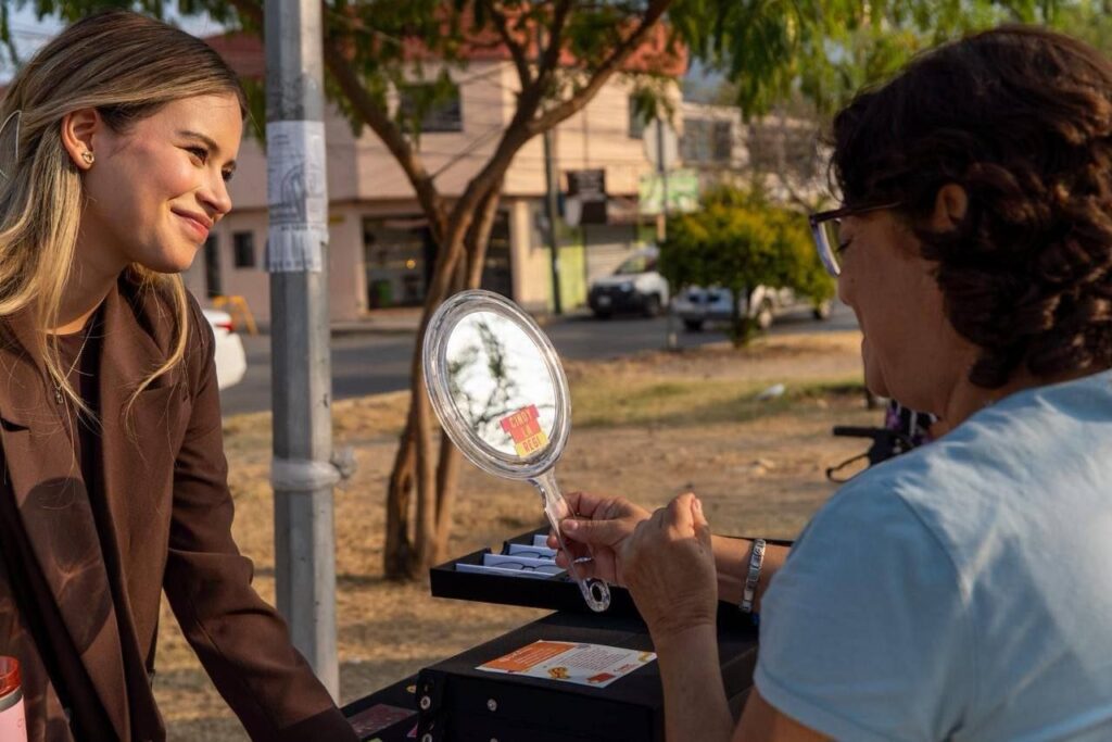 ENTREGA CINDY AGUIRRE 500 LENTES GRATIS CON LA INICIATIVA 'VIENDO CLARO'; APOYA REGIDORA A FAMILIAS DE GUADALUPE 2 IMAGE 2026 02 12 145637