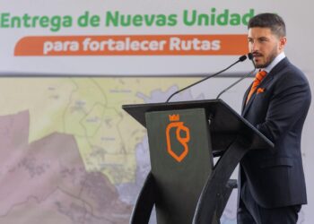 BUSCA SAMUEL QUE 40% DE LA POBLACIÓN USE TRANSPORTE PÚBLICO; ENTREGA 21 NUEVOS CAMIONES VERDES