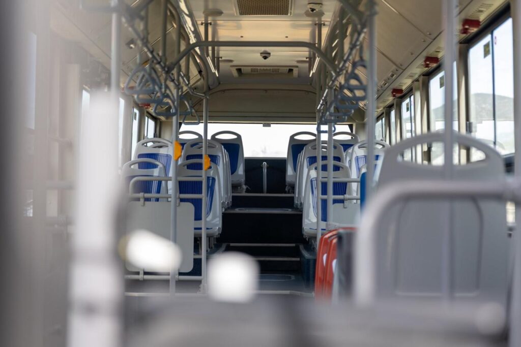 BUSCA SAMUEL QUE 40% DE LA POBLACIÓN USE TRANSPORTE PÚBLICO; ENTREGA 21 NUEVOS CAMIONES VERDES 2 IMAGE 2026 02 19 193606 1