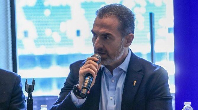 EN MEDIO DE LA CRISIS POR SU CONTRATO DE 7 MIL 300 MDP CON NEXT ENERGY, DENUNCIA ADRIÁN RED INTERNACIONAL DE TRATA; ACUSA NEXOS CON SEGOB, Y SE DICE VÍCTIMA DE AMENAZAS