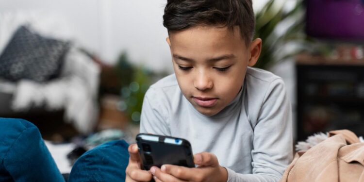 PROHIBICIÓN DE CELULARES EN ESCUELAS 1 PROHIBICIÓN DE CELULARES EN ESCUELAS