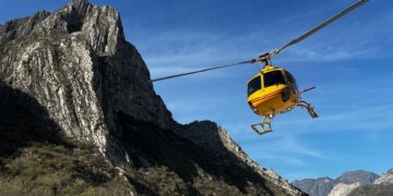 RESCATE DE PELÍCULA; IMPLEMENTA PROTECCIÓN CIVIL NUEVO LEÓN AUXILIO AÉREO PARA SENDERISTA LESIONADA EN LA HUASTECA