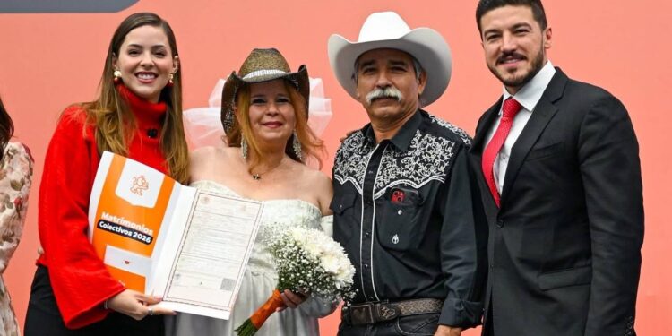 SE CASAN 2 MIL 500 PAREJAS EN BODA COLECTIVA EN SAN VALENTÍN; SON SAMUEL Y MARIANA TESTIGOS DEL CIVIL