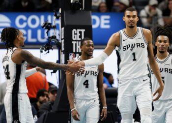 SPURS HUMILLAN A LOS PISTONS 114–103 EN EVENTUAL “PREVIO DE FINALES” DE LA NBA