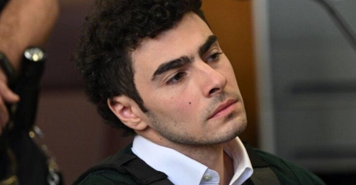 JUICIO CONTRA LUIGI MANGIONE POR EL ASESINATO DEL CEO DE UNITEDHEALTHCARE SERÁ EN JUNIO DE 2026