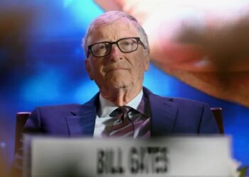 BILL GATES ROMPE EL SILENCIO: ASUME “RESPONSABILIDAD TOTAL” POR SUS VÍNCULOS CON JEFFREY EPSTEIN