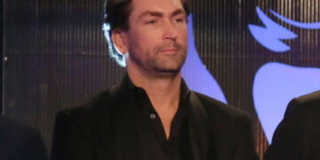 LESLIE BENZIES RECHAZA SEÑALAMIENTOS EN ARCHIVOS EPSTEIN Y NIEGA CUALQUIER VÍNCULO 1 LESLIE BENZIES RECHAZA SEÑALAMIENTOS EN ARCHIVOS EPSTEIN Y NIEGA CUALQUIER VÍNCULO