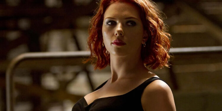 MIKE FLANAGAN SUMA A CHIWETEL EJIOFOR AL NUEVO REMAKE DE EL EXORCISTA JUNTO A SCARLETT JOHANSSON