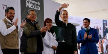 LLEGA SHEINBAUM A NUEVO LEÓN; RECIBE SAMUEL A MANDATARIA PARA INICIAR GIRA DE 2 DÍAS