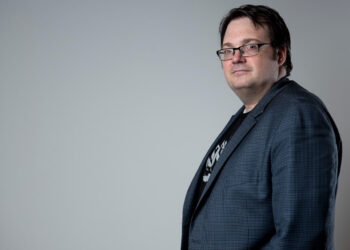BRANDON SANDERSON ESTUDIA A TOLKIEN PARA ADAPTAR EL ARCHIVO DE LAS TORMENTAS A LA PANTALLA