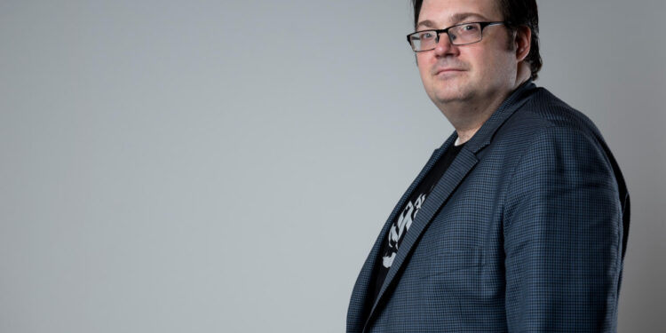 BRANDON SANDERSON ESTUDIA A TOLKIEN PARA ADAPTAR EL ARCHIVO DE LAS TORMENTAS A LA PANTALLA