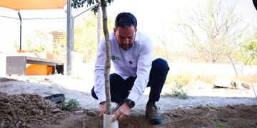 IMPLEMENTAN BOSQUES ESCOLARES EN ESCUELAS; BUSCAN REFORESTAR Y CREAR CONCIENCIA ECOLÓGICA EN ALUMNOS DE TODO NL