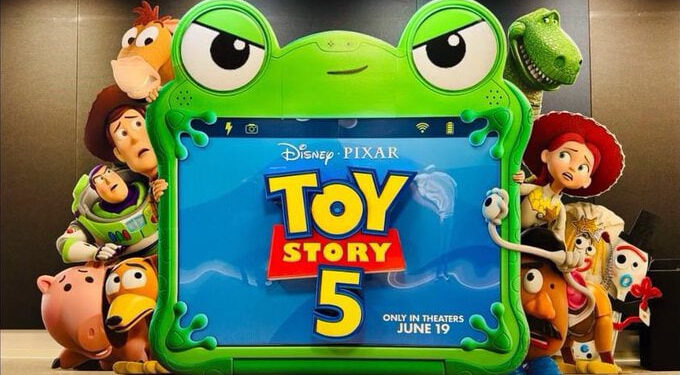 TOY STORY 5 PRESENTA UNA NUEVA AMENAZA: LA TECNOLOGÍA QUE DESPLAZA A LOS JUGUETES 1 TOY STORY 5 PRESENTA UNA NUEVA AMENAZA: LA TECNOLOGÍA QUE DESPLAZA A LOS JUGUETES