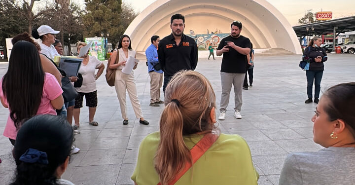 NIEGA GOBIERNO DE CARRILLO PERMISO PARA SILLAS Y DEJA DE PIE A LOS VECINOS; BLOQUEA SAN NICOLÁS REUNIÓN DE CIUDADANOS CON DIPUTADO GLEN VILLARREAL