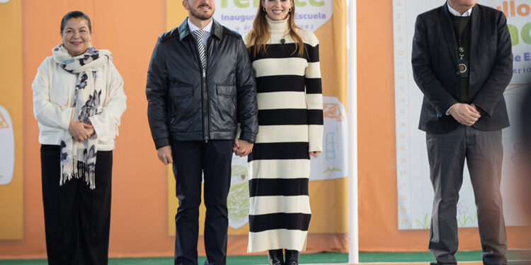 ARRANCAN MARIANA Y SAMUEL NUEVA ESCUELA CAPULLOS; INAUGURAN PLANTEL EN EL DIF ESTATAL