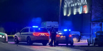 ATACAN CON EXPLOSIVOS INSTALACIONES DE VÍCTOR BADILLO EN SAN NICOLÁS; DAÑAN VEHÍCULO AFUERA DE LAS INSTALACIONES DEL PORTAL “SINPELOS”