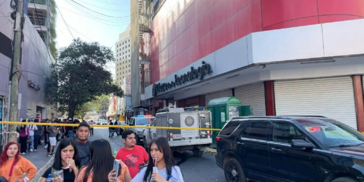 CATEAN PLAZA DE LA TECNOLOGÍA; BUSCAN CELULARES ROBADOS EN VENTA