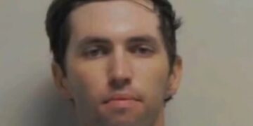 CASO CHARLIE KIRK: DEFENSA SOLICITA APLAZAMIENTO DE SEIS MESES PARA REVISAR PRUEBAS CRÍTICAS