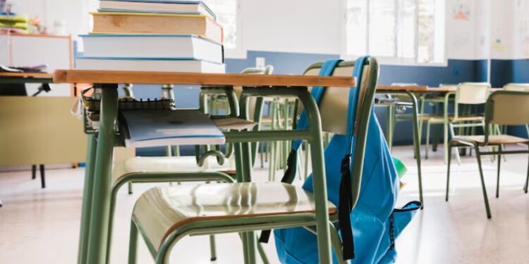 CERCO A LA EDUCACIÓN: REPUBLICANOS IMPULSAN PLAN PARA EXCLUIR A NIÑOS INDOCUMENTADOS DE ESCUELAS 1 CERCO A LA EDUCACIÓN: REPUBLICANOS IMPULSAN PLAN PARA EXCLUIR A NIÑOS INDOCUMENTADOS DE ESCUELAS