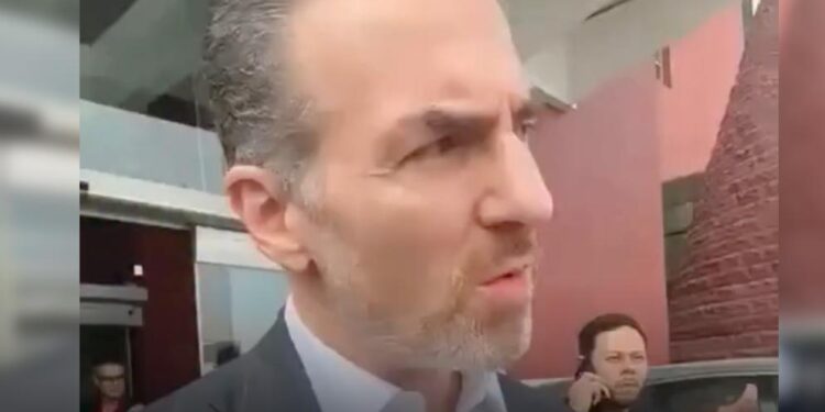 ¿TIENE KARINA BARRÓN EL RESPALDO DE ADRIÁN?; ‘HAY QUE SER PRUDENTES’, RESPONDE ALCALDE REGIO