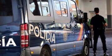 GOLPE A LA TRATA EN MADRID: POLICÍA LIBERA A 18 MUJERES EXPLOTADAS EN UN CHALET DE MÓSTOLES 1 GOLPE A LA TRATA EN MADRID: POLICÍA LIBERA A 18 MUJERES EXPLOTADAS EN UN CHALET DE MÓSTOLES