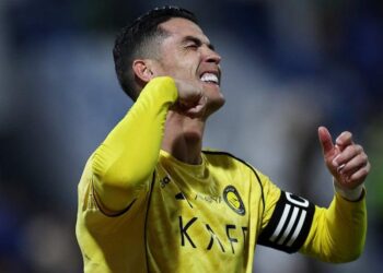 ALARMA EN RIAD: CRISTIANO RONALDO SUFRE UNA LESIÓN MUSCULAR QUE PONE EN PAUSA SU CAMINO A LOS 1,000 GOLES