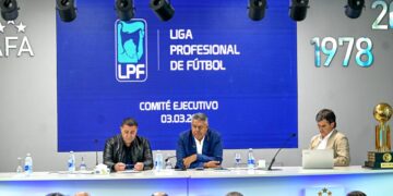 LA PELOTA SE DETIENE: LA AFA RATIFICA UN PARO TOTAL EN EL FÚTBOL ARGENTINO ANTE LA PRESIÓN JUDICIAL SOBRE SU DIRIGENCIA