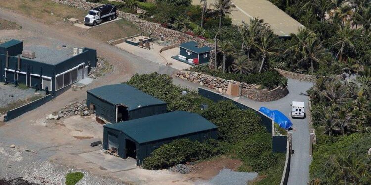 MOVILIZACIÓN POLICIAL EN LITTLE SAINT JAMES REAVIVA EL ESCRUTINIO SOBRE LA ANTIGUA ISLA DE EPSTEIN