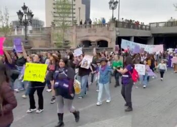 MARCHAN MUJERES CONTRA VIOLENCIA DE GÉNERO E IMPUNIDAD EN EL PAÍS