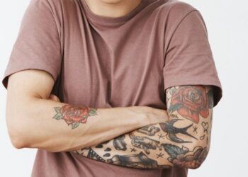 ELIMINA CONGRESO LOCAL PROHIBICIÓN DE TATUAJES Y PERFORACIONES PARA POLICÍAS; LA PREGUNTA ES… ¿POR QUÉ EXISTÍA?