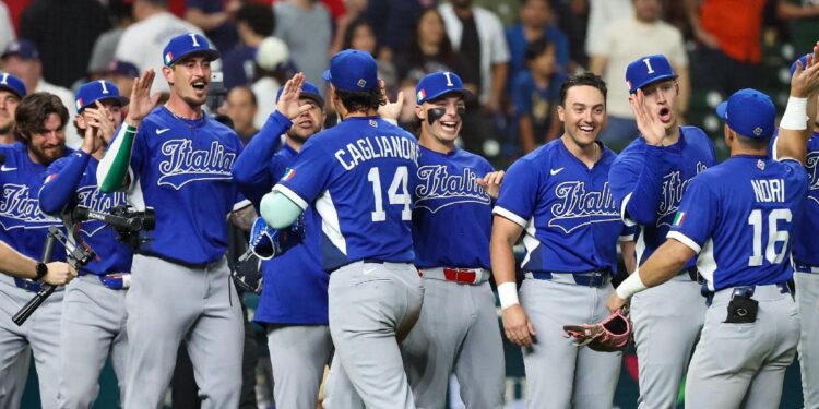 CAMPANADA EN EL GRUPO B: ITALIA DERROTA A ESTADOS UNIDOS Y SE COLOCA COMO LÍDER INVICTO DEL CLÁSICO MUNDIAL