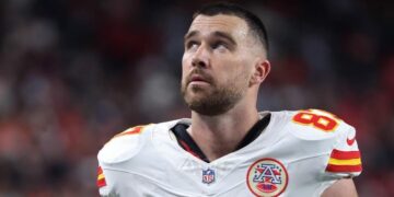 LA LEYENDA CONTINÚA: TRAVIS KELCE CONFIRMA QUE JUGARÁ SU TEMPORADA 14 CON LOS KANSAS CITY CHIEFS