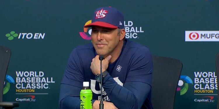 ERROR DE CÁLCULO: MARK DEROSA ADMITE EXCESO DE CONFIANZA TRAS LA DERROTA DE ESTADOS UNIDOS ANTE ITALIA