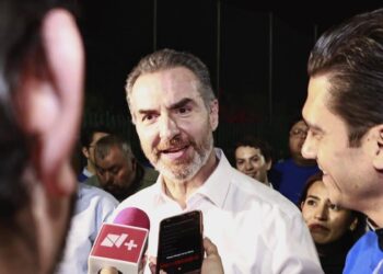 DICE PAN QUE IRÍA SIN EL PRI… PERO CON ADRIÁN ABREN LAS PUERTAS A PRIISTA SI DEJA AL TRICOLOR