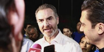 DICE PAN QUE IRÍA SIN EL PRI… PERO CON ADRIÁN ABREN LAS PUERTAS A PRIISTA SI DEJA AL TRICOLOR