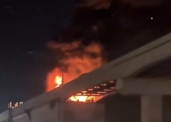 INCENDIO EN OBRAS DEL METRO; CAPTAN SINIESTRO EN MIGUEL ALEMÁN Y LAS AMÉRICAS