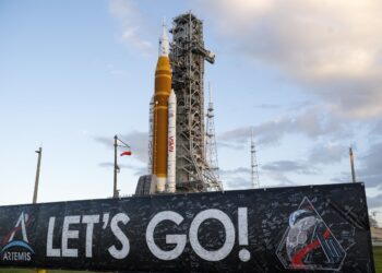 NUEVA FRONTERA ESPACIAL: LA NASA INVERTIRÁ 20 MIL MILLONES EN UNA BASE LUNAR PERMANENTE