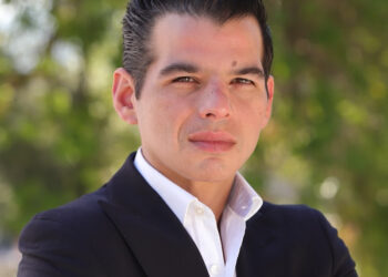 ‘ES UNA LÁSTIMA TENER ESTE TIPO DE FUNCIONARIOS’.- MIKE FLORES; PRONOSTICA SECRETARIO GENERAL DE GOBIERNO ‘CASCADA’ DE DENUNCIAS CONTRA ENCARGADO DE FISCALÍA