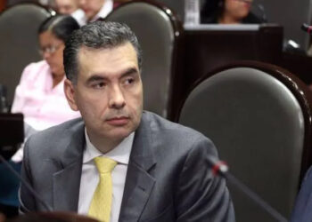 OTORGARÁ WALDO PERDÓN A KARINA; ANUNCIA SENADOR QUE BUSCARÁ ACUERDO PARA QUE FUNCIONARIA DE ADRIÁN SALGA DE PRISIÓN