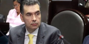 OTORGARÁ WALDO PERDÓN A KARINA; ANUNCIA SENADOR QUE BUSCARÁ ACUERDO PARA QUE FUNCIONARIA DE ADRIÁN SALGA DE PRISIÓN