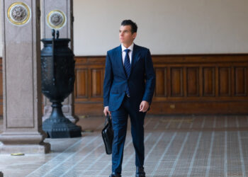 TRUENA MIKE FLORES CONTRA EL PRI POR INTENTAR FRENAR OBRAS DEL METRO; AFIRMA SECRETARIO DE GOBIERNO QUE BUSCAN DESVIAR LA ATENCIÓN DE ESCÁNDALOS DE ADRIÁN