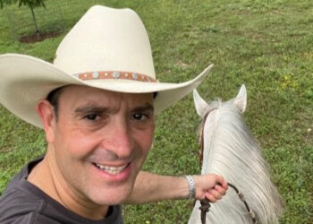 SE VAN DE VACACIONES DIPUTADOS DE NUEVO LEÓN; SE AUTORRECETA CONGRESO RECESO DE 2 SEMANAS PESE A REZAGO DE MÁS DE 2 MIL EXPEDIENTES Y NO HABER APROBADO EL PRESUPUESTO