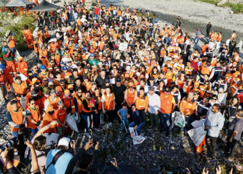 VA NL POR RÉCORD GUINNESS EN EL RÍO SANTA CATARINA; CONVOCA DANIEL ACOSTA A MEGA VOLUNTARIADO PARA ROMPER MARCA DEL MAYOR NÚMERO DE PERSONAS LIMPIANDO UN CAUCE EN EL MUNDO