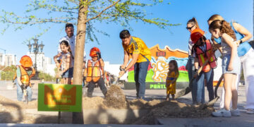PLANTA NUEVO LEÓN UN MILLÓN DE ÁRBOLES; ALCANZA ESTADO META HISTÓRICA CON SABINO EN LA EXPLANADA
