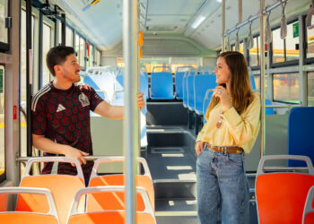 ENTREGAN SAMUEL Y MARIANA CAMIONES NUEVOS; BENEFICIARÁN A USUARIOS DE 5 MUNICIPIOS